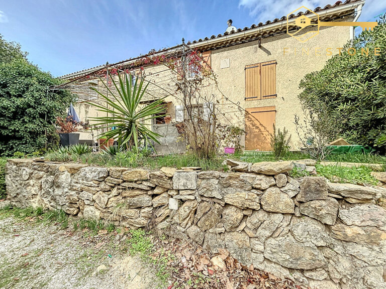 Lire la suite à propos de l’article Plan du Castellet, Maison ancienne rénovée