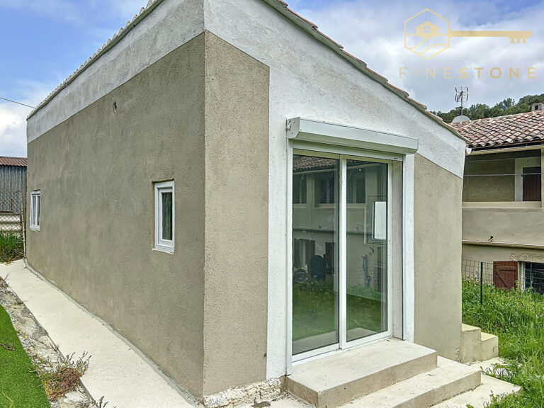 Lire la suite à propos de l’article Roquefort la Bédoule, maisonnette rénovée avec jardin privatif